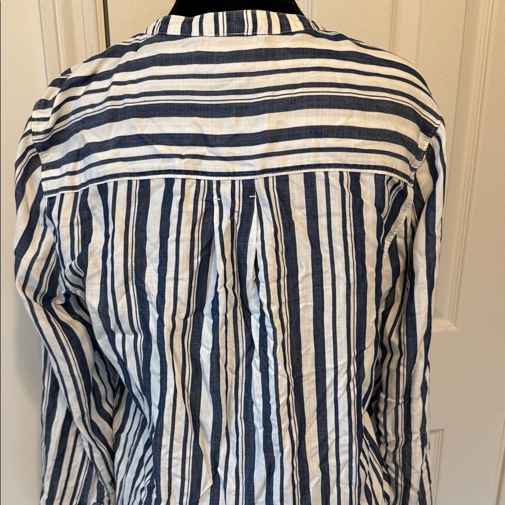 Tommy Bahama Blue White Striped Roll Tab Sleeve Shirt Women XS Casual Top - Picture 8 of 13
